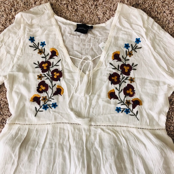 CLICHÉ WHITE FLORAL RUFFLE BLOUSE SIZE L NWT - Picture 6 of 8